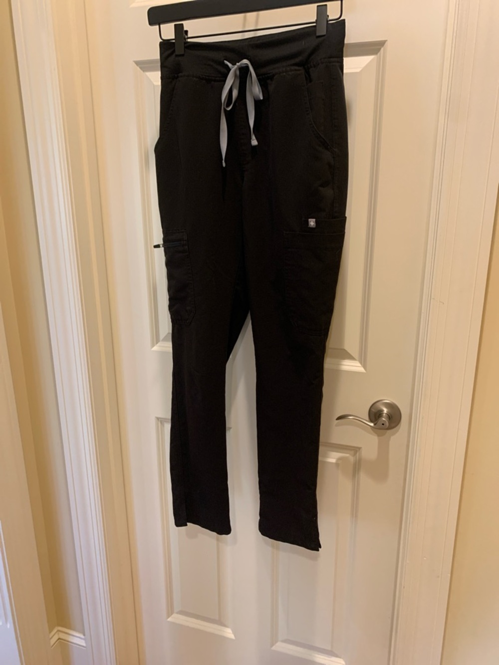 FIGS black Yola scrub pants XS